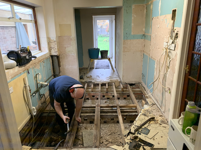 builders-in-oxford-kitchen-floor-and-wall-renovation-01